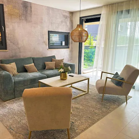 Luxury Larimar